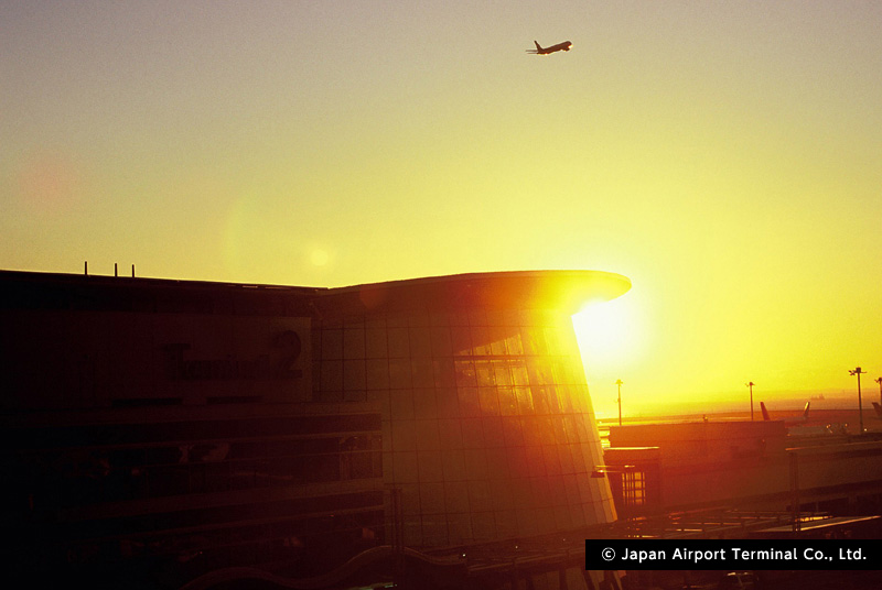 Beautiful moments at Haneda Airport