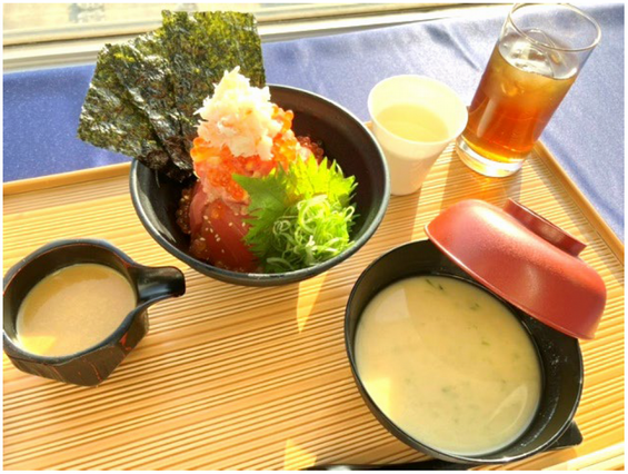 とろたく鉄火丼(特上)